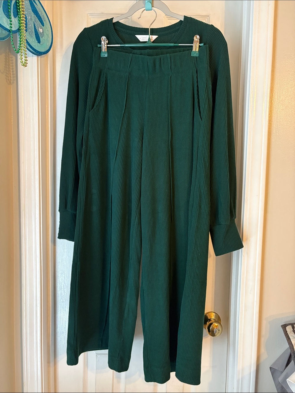 Lauren Conrad 2 piece brushed knit outfit. Top med. Bottoms small short.